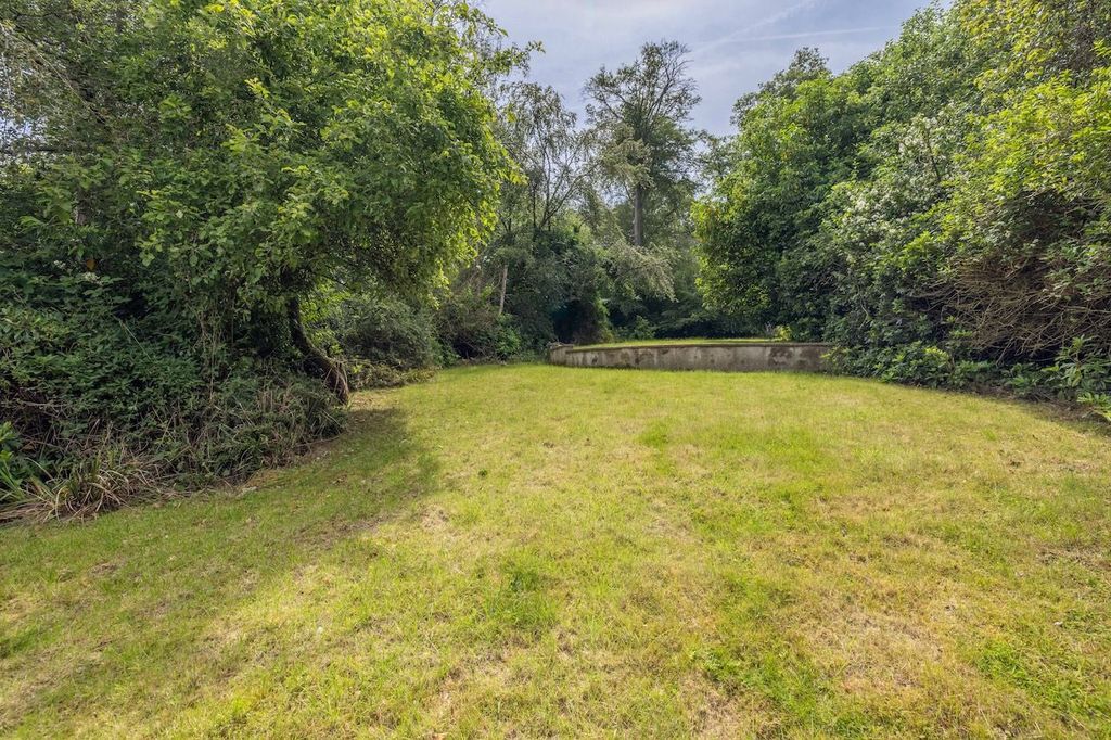 Property photo 3 of 11