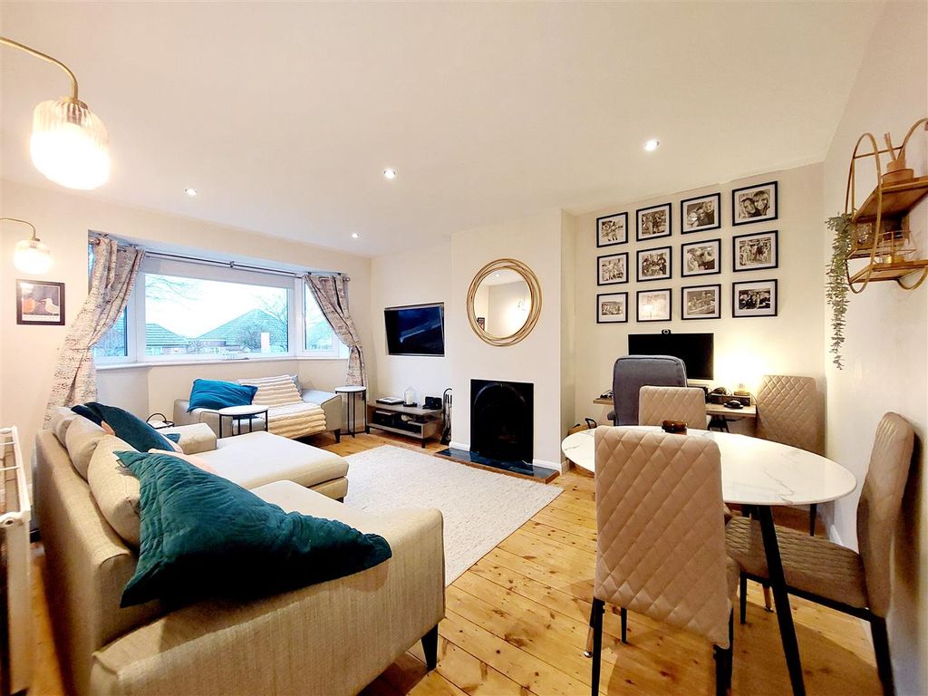 Property photo 2 of 14 Living Room