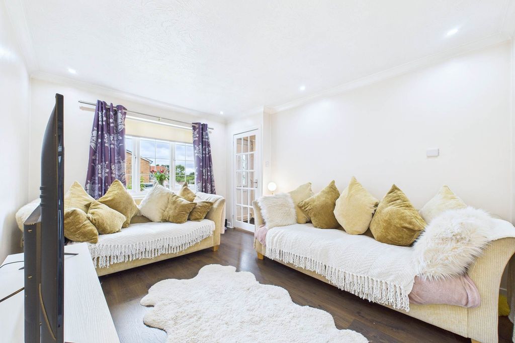 Property photo 2 of 18