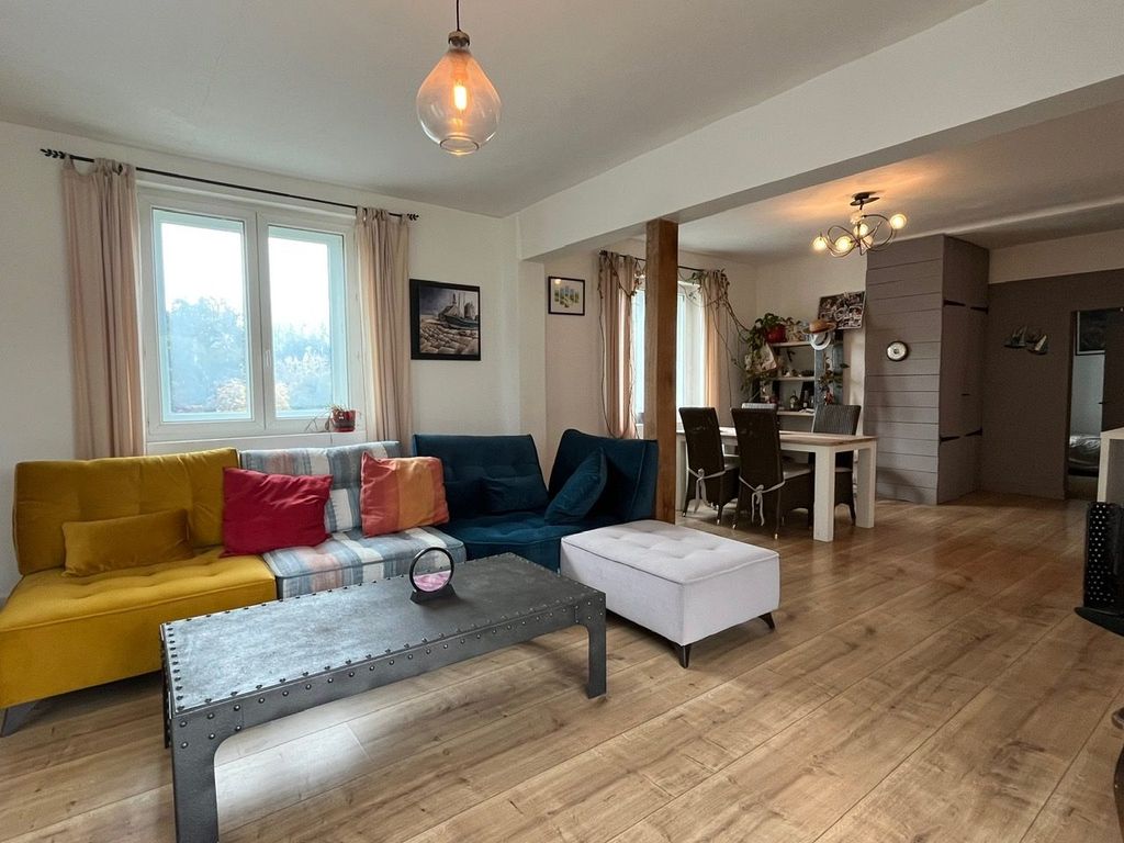 Property photo 2 of 21