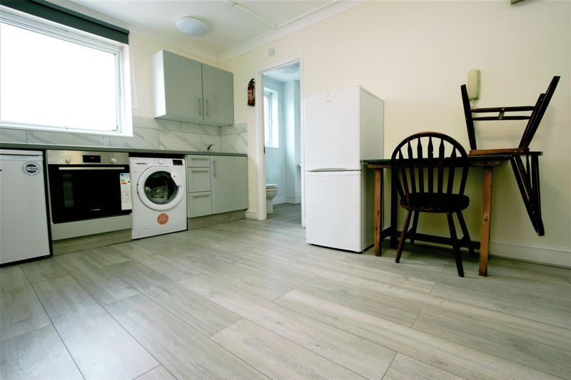 Property photo 3 of 5 Photo 4