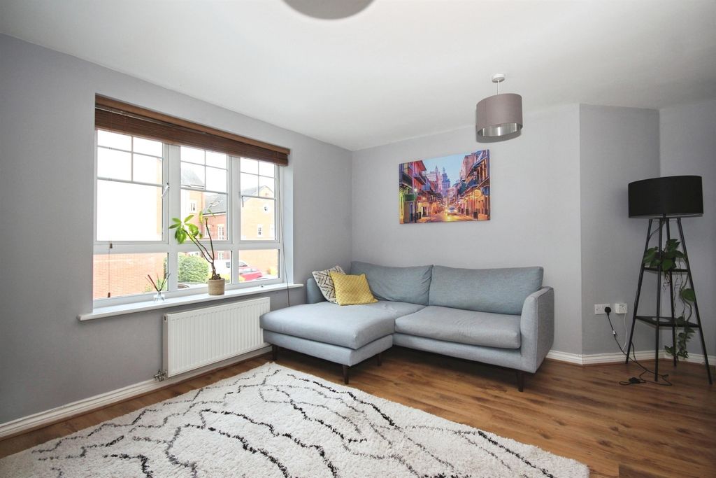 Property photo 2 of 13
