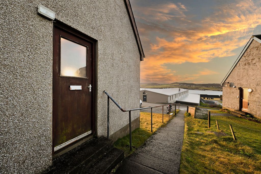 Property photo 3 of 32