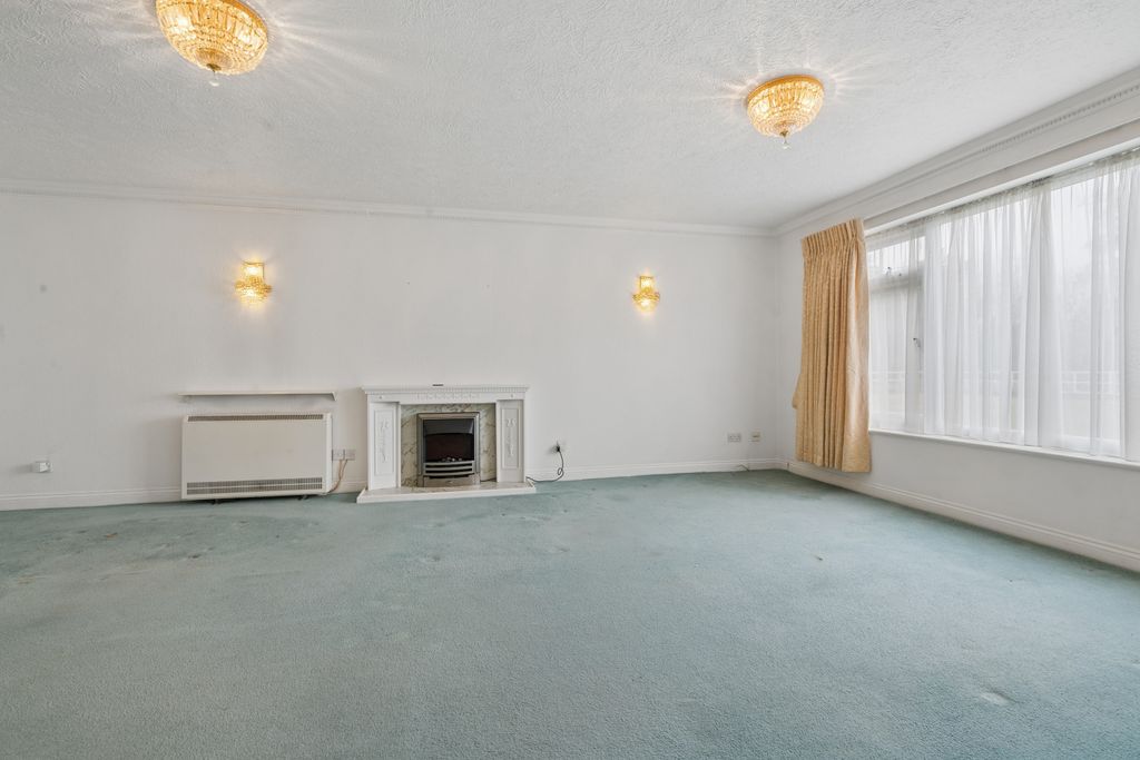 Property photo 3 of 8