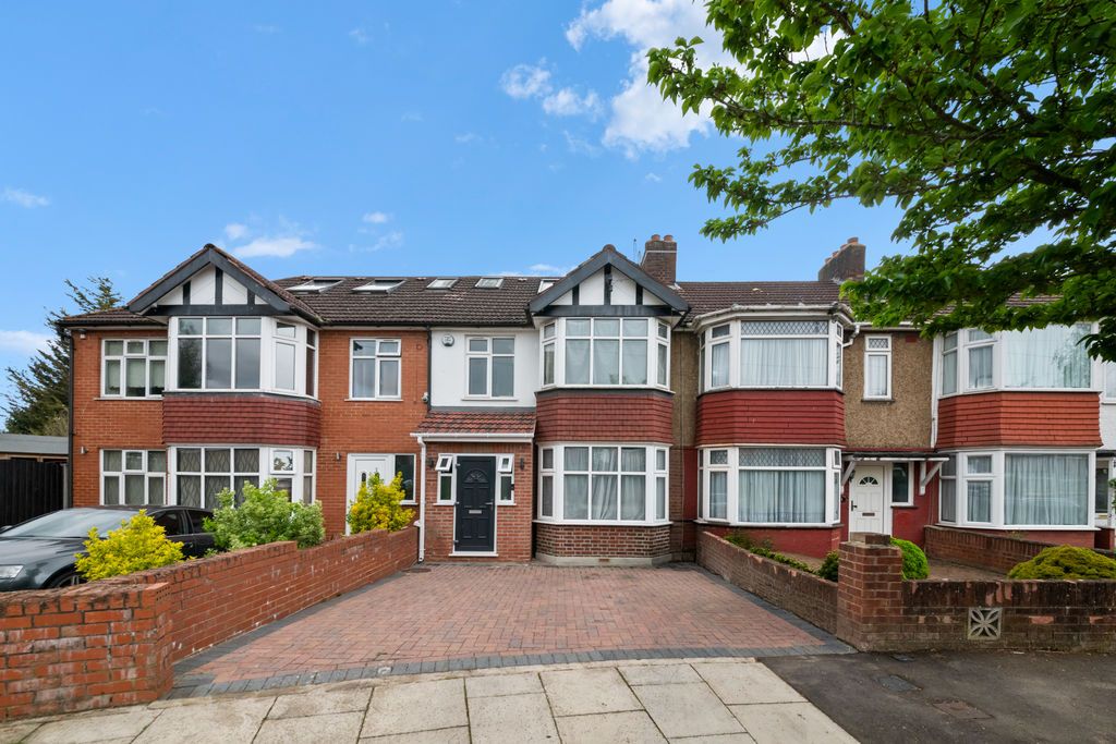 Property photo 1 of 17 Photo 16