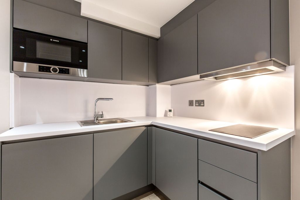 Property photo 1 of 17 Kitchen