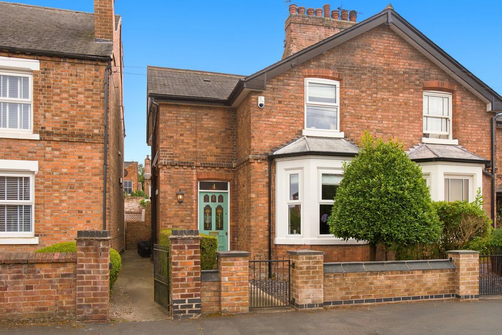 Property photo 1 of 27