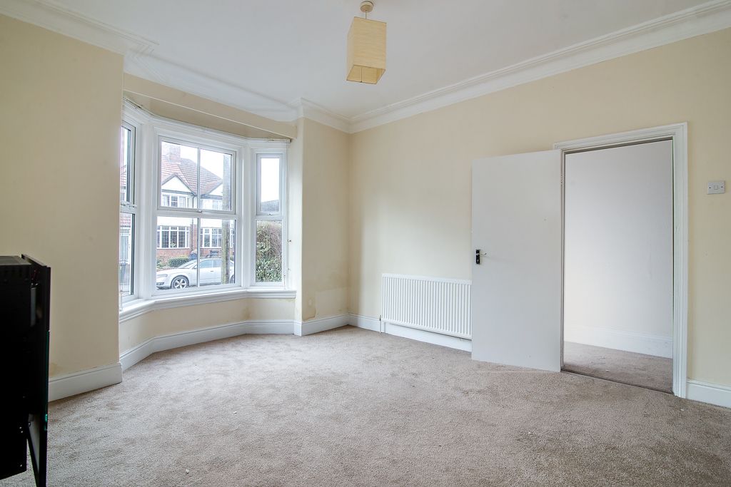 Property photo 3 of 18 Small-1-2