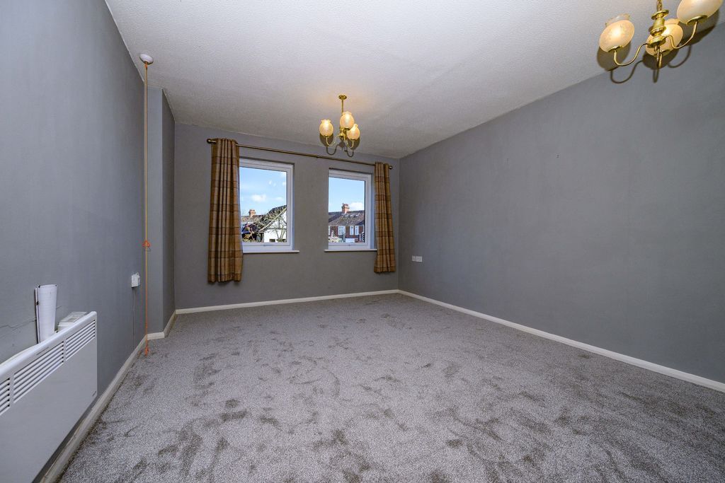 Property photo 2 of 16 Living Room