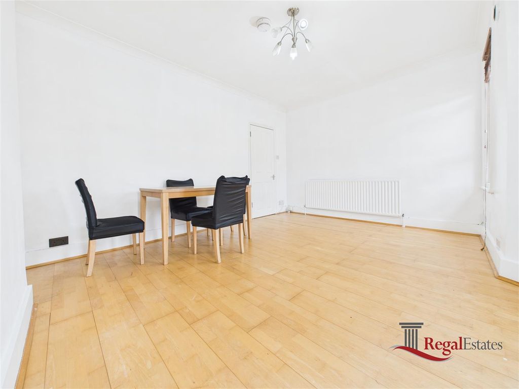 Property photo 3 of 12 Cam02489G0-Pr0253-Still005.Jpg