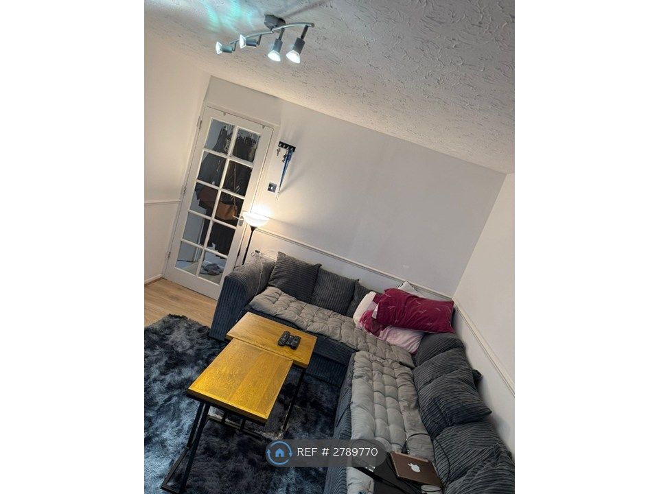 Property photo 3 of 11