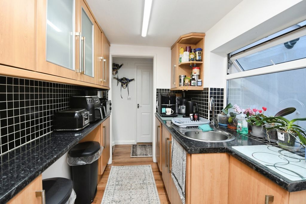 Property photo 3 of 11 Pbox-Img.Jpg
