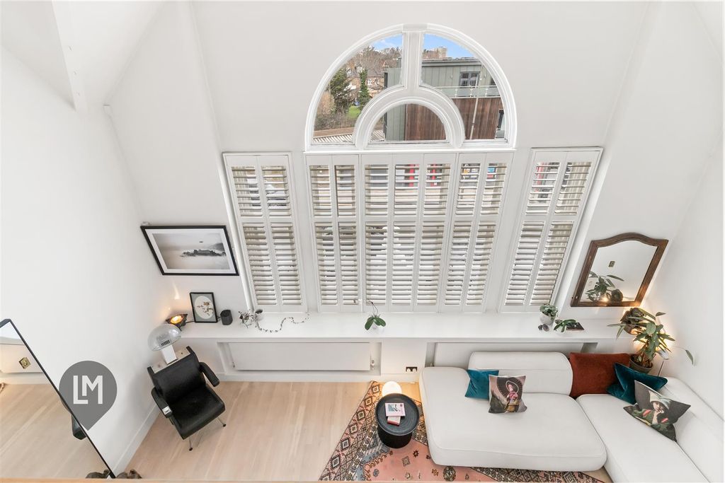 Property photo 2 of 9 Living/Dining/Kitchen