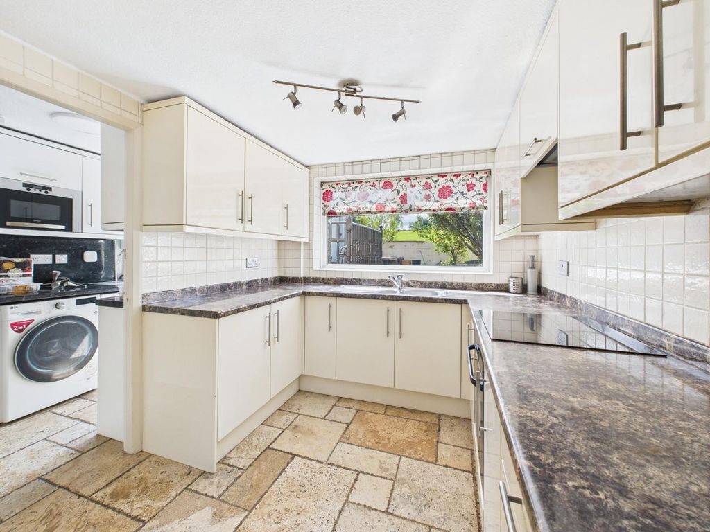 Property photo 1 of 17 Kitchen