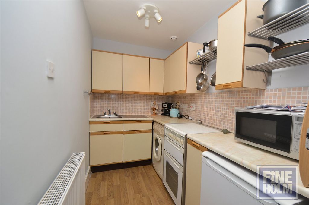 Property photo 3 of 14 Photo 3