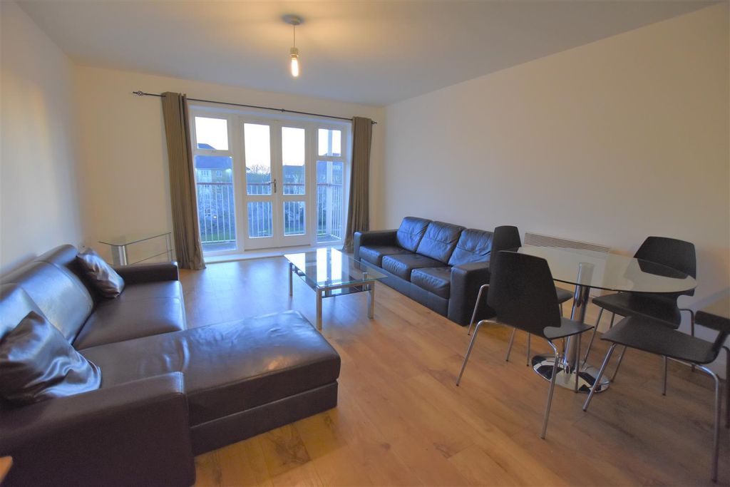 Property photo 3 of 11