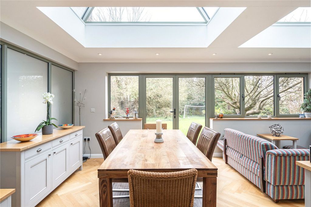 Property photo 2 of 15 Garden Room