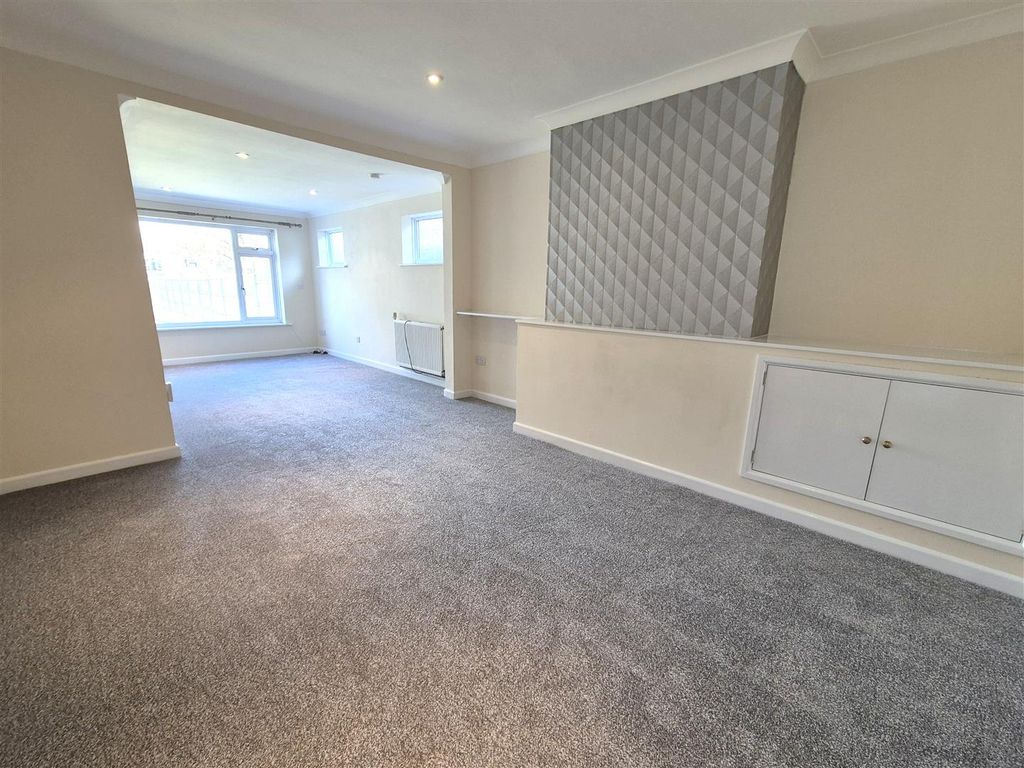 Property photo 2 of 13 Ross2.Jpg