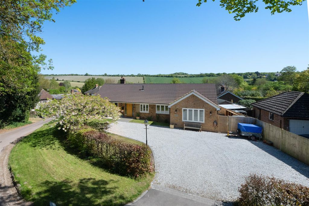 Property photo 1 of 27 Church Lane, Kingston, Canterbury