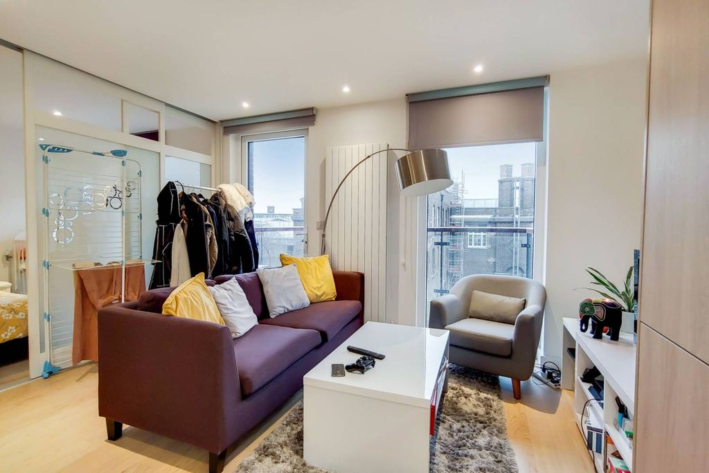 Property photo 2 of 11