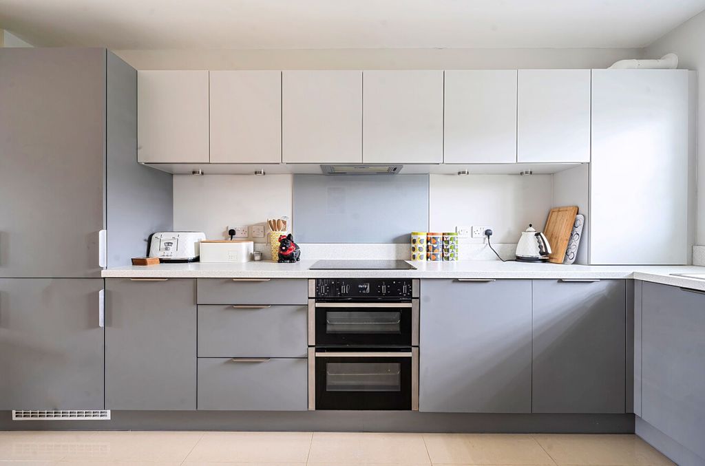 Property photo 3 of 25