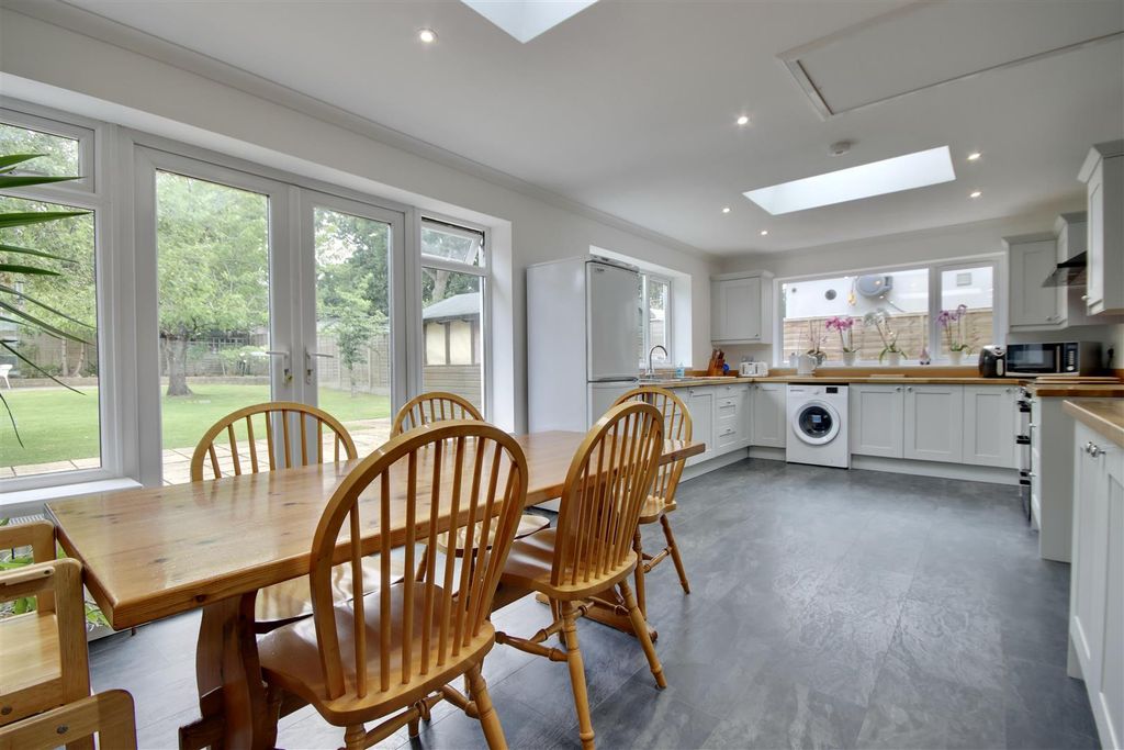 Property photo 3 of 15 CE64C6Ac-0Ba9-44Ad-B500-D293Bd132Dbb_1_201_A.Jpeg