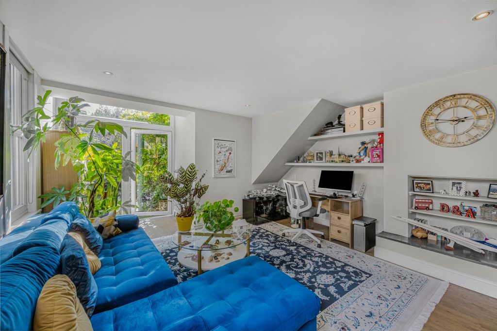 Property photo 3 of 22