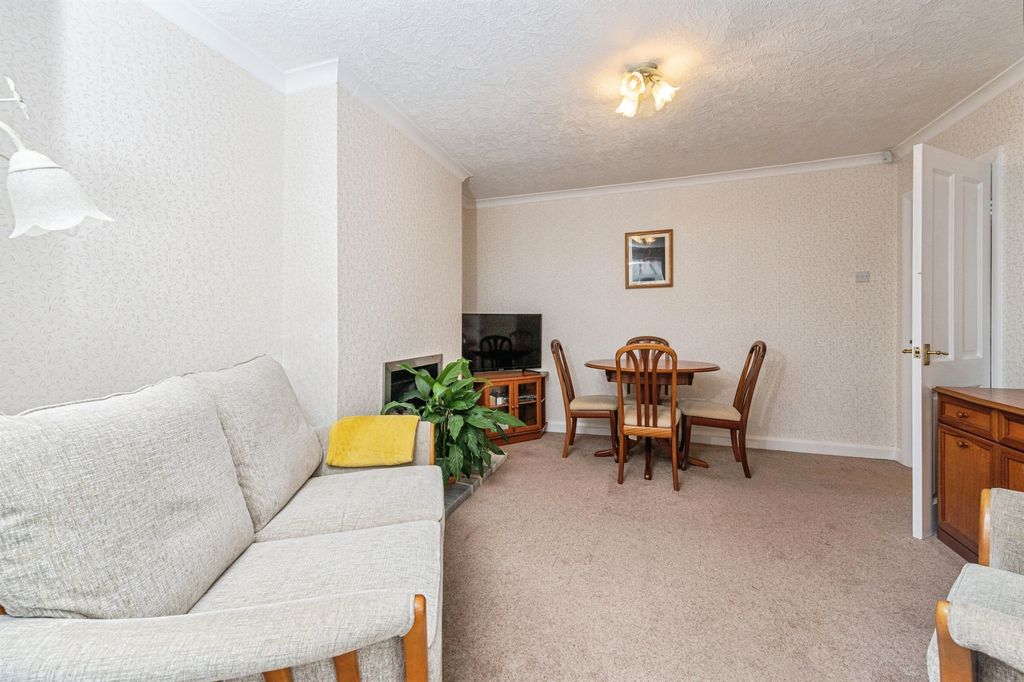 Property photo 3 of 20