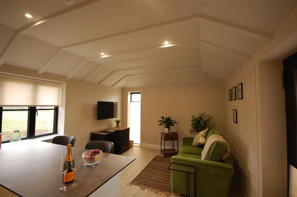 Property photo 2 of 9 Dsc_0035[6].Png