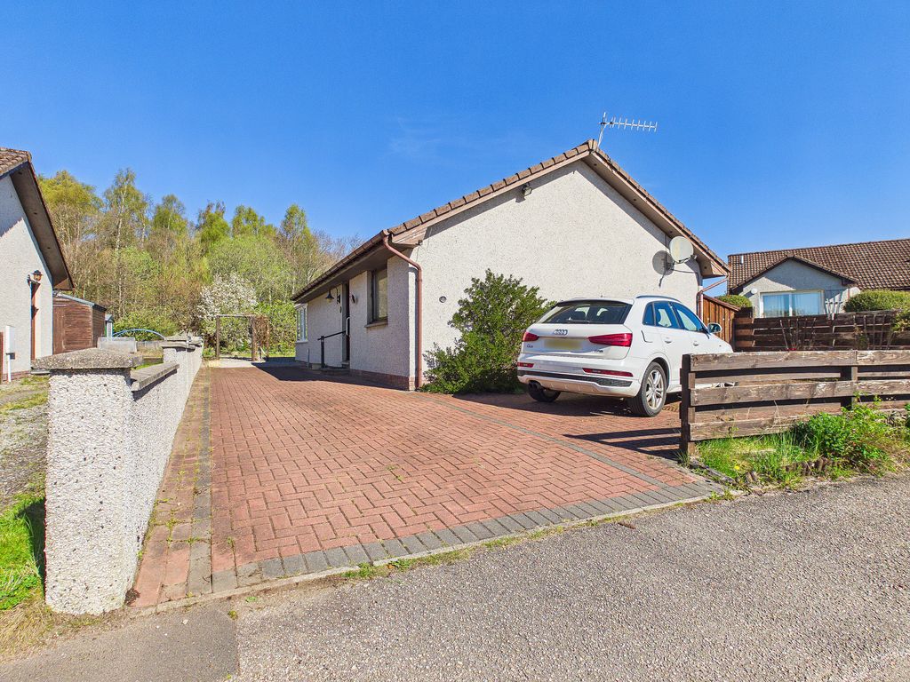 Property photo 1 of 28