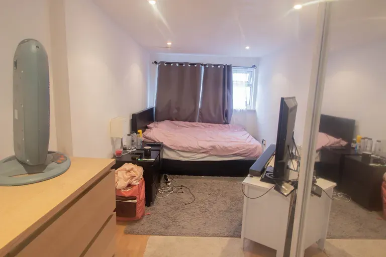 Property photo 1 of 2