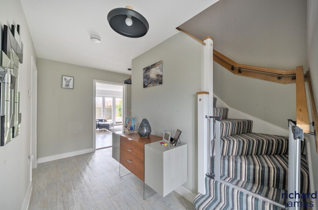 Property photo 2 of 36 A05F6784Bac745E987899562E3F80542