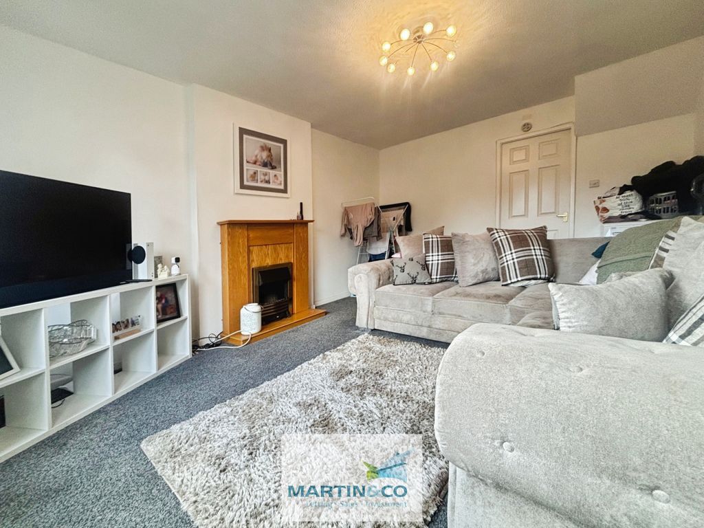 Property photo 2 of 12 04d21E40-4-4876-9F06-70Dea6D7129E-7200-00000291818