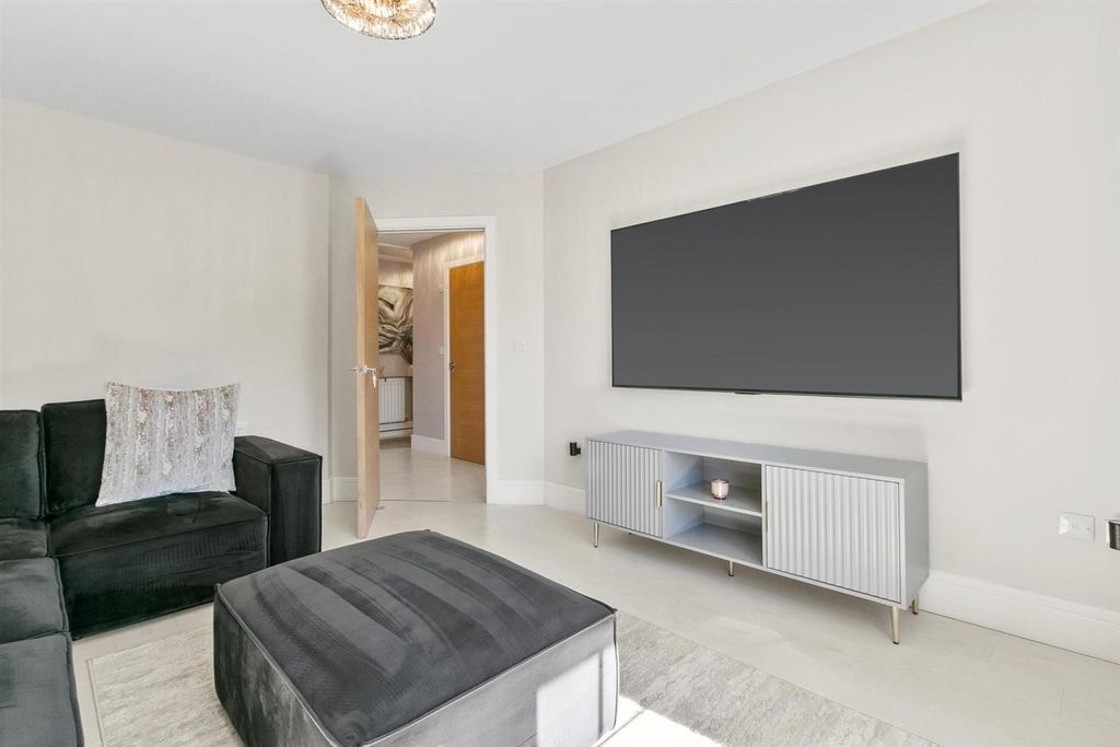 Additional image 7 of 2 bed flat for saleOrissa Drive Dumbarton G82
