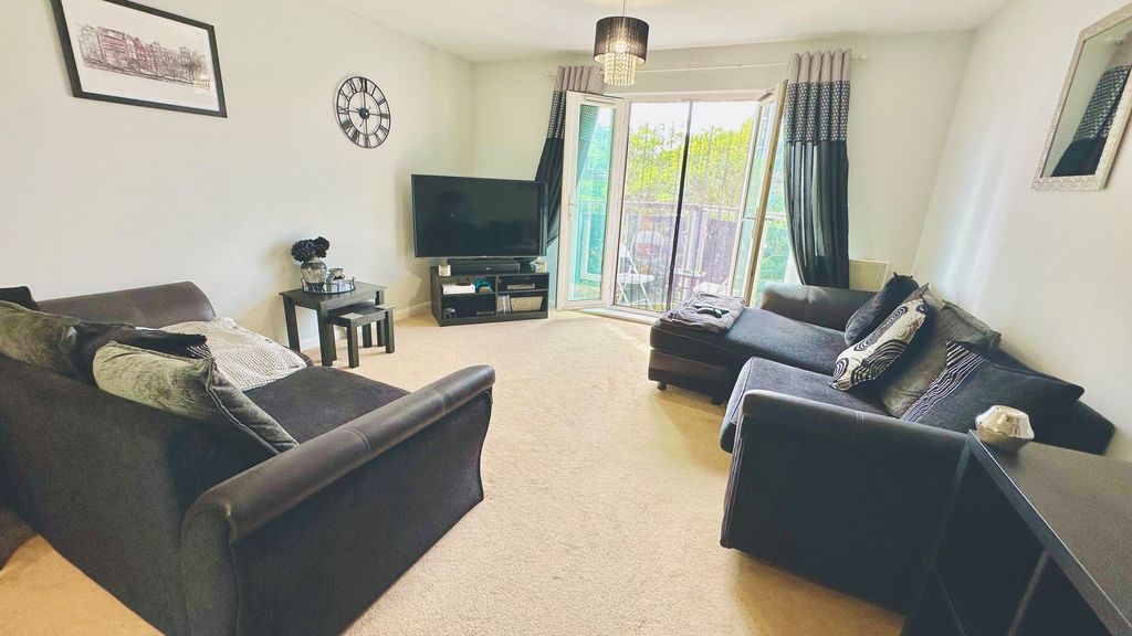 Property photo 2 of 17