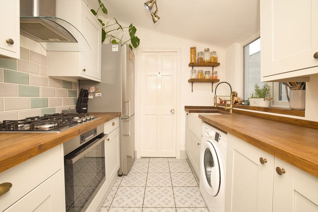 Property photo 3 of 16 Picture 3