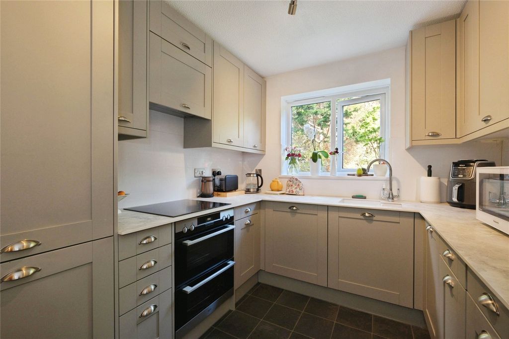 Property photo 3 of 15 Kitchen