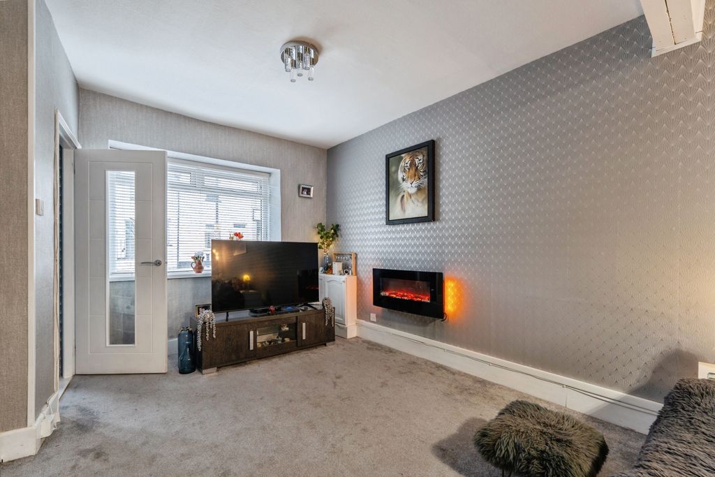Property photo 3 of 20 Img_3443