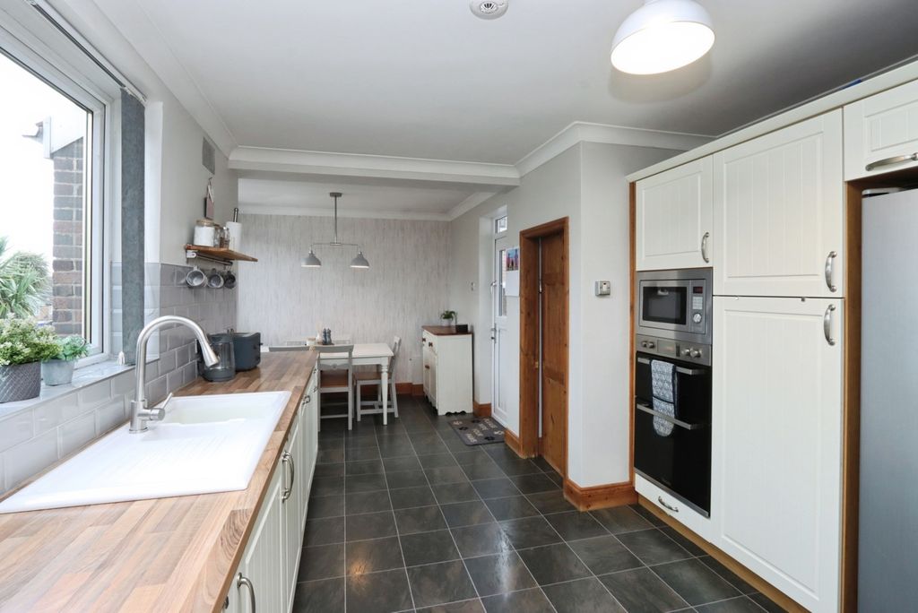 Property photo 3 of 21 Pbox-Img.Jpg