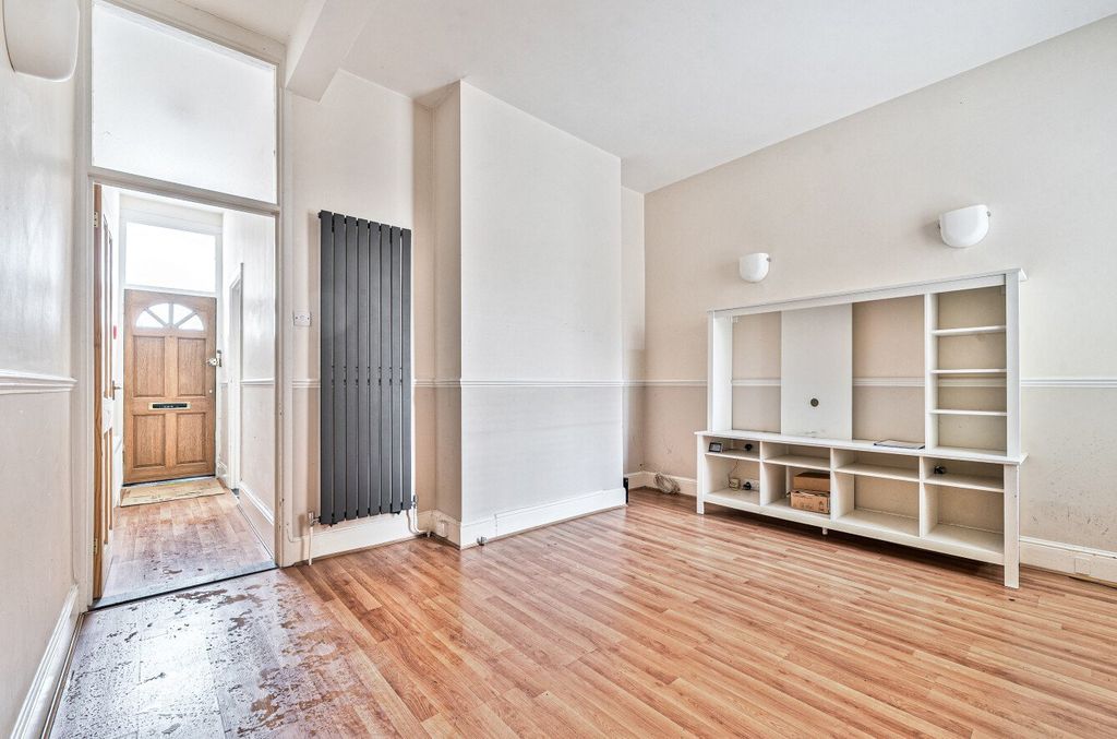 Property photo 3 of 13 Picture No. 17