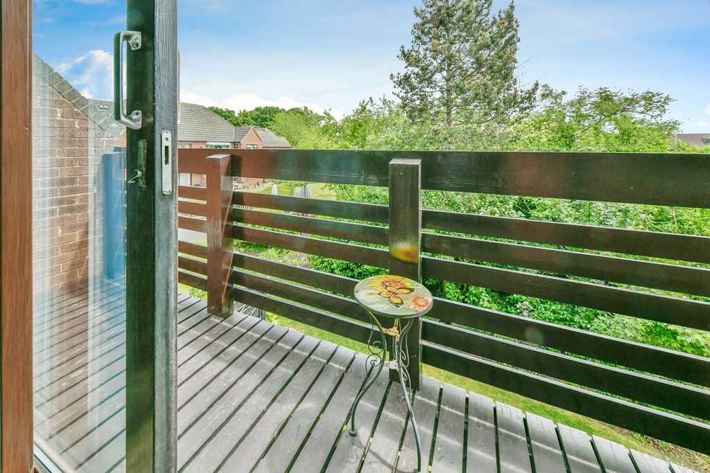 Property photo 2 of 18 Balcony