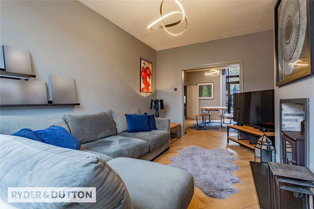 Property photo 3 of 23 Picture No. 17