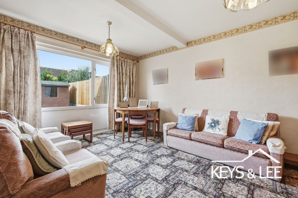 Property photo 2 of 8 4600372