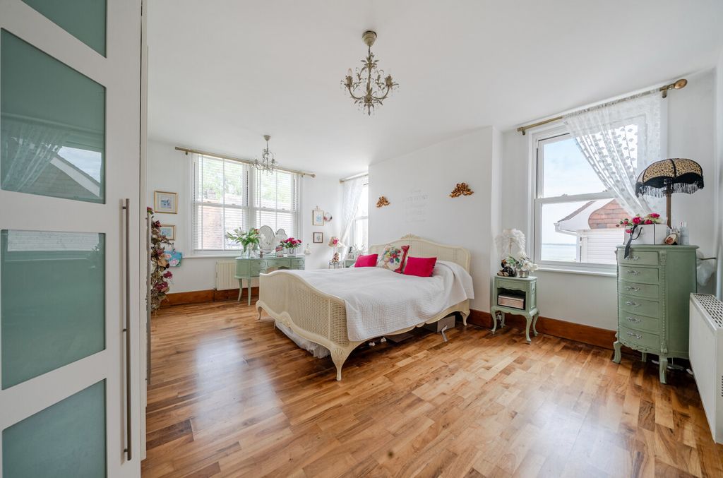 Additional image 11 of 3 bed maisonette for saleLangstone High Street, Havant, Hampshire PO9