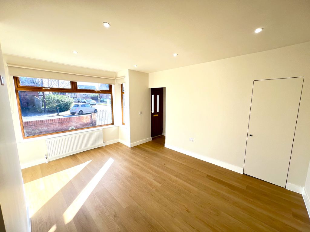 Property photo 2 of 10 Living Room