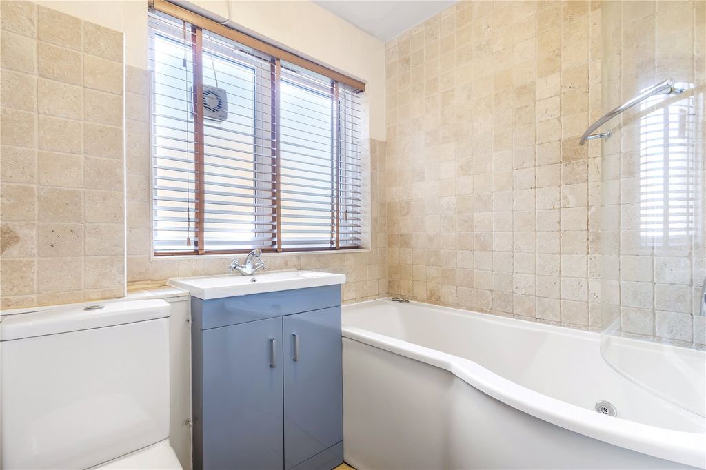 Property photo 3 of 14 Picture No. 12