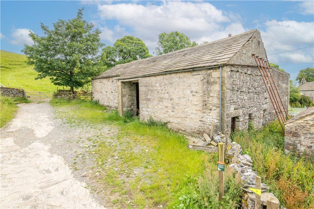 Property photo 2 of 35 Barn