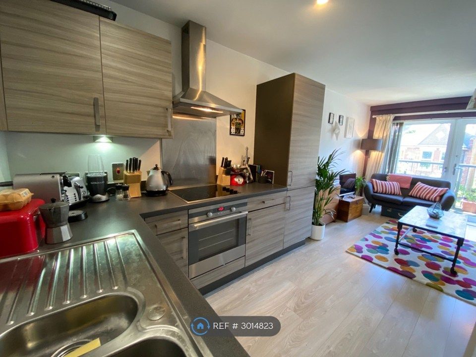 Property photo 3 of 6 Kitchen