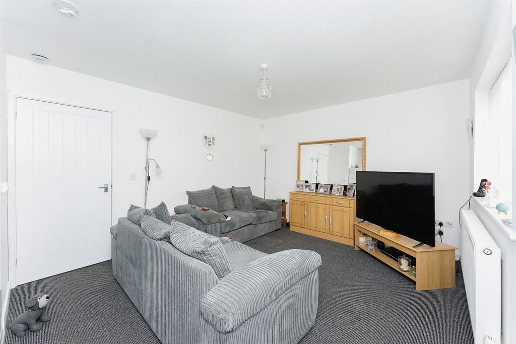 Property photo 2 of 13