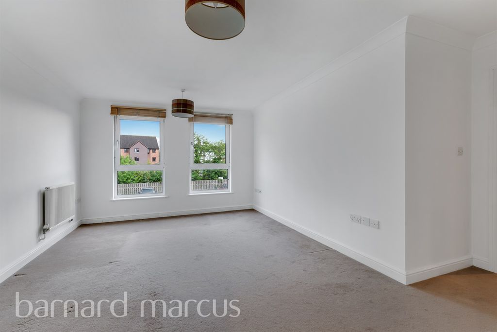 Property photo 3 of 12